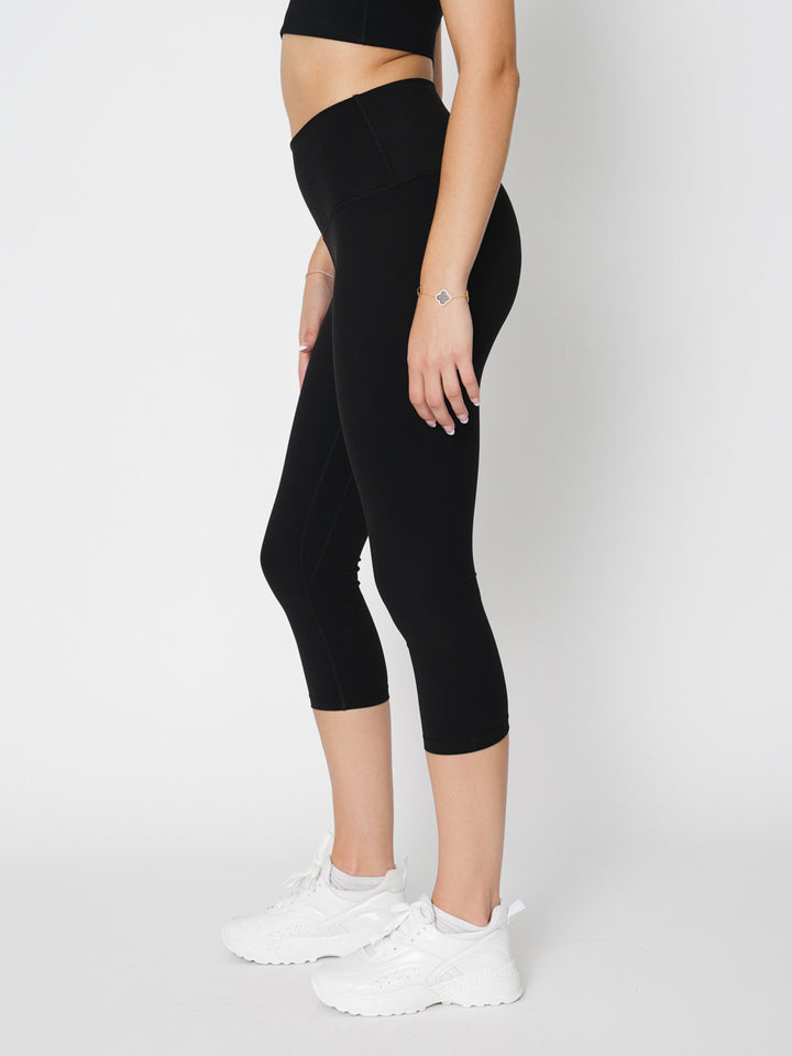 Sculpt Seam Free Capri-19"