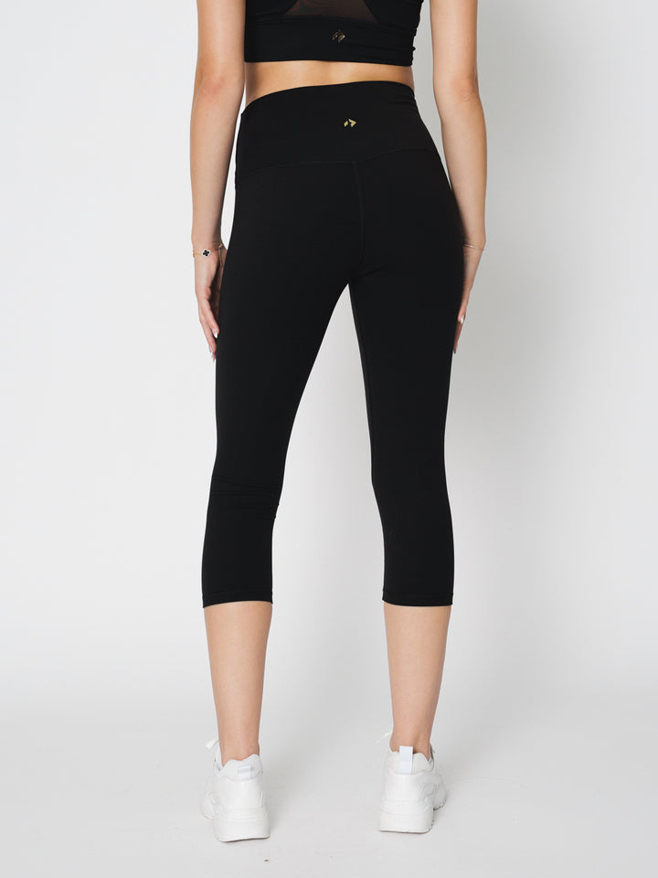 Sculpt Seam Free Capri-19"