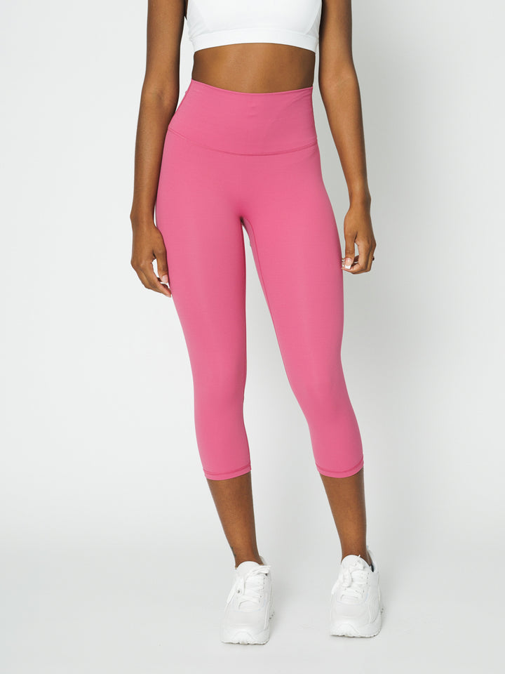 Sculpt Seam Free Capri-19"