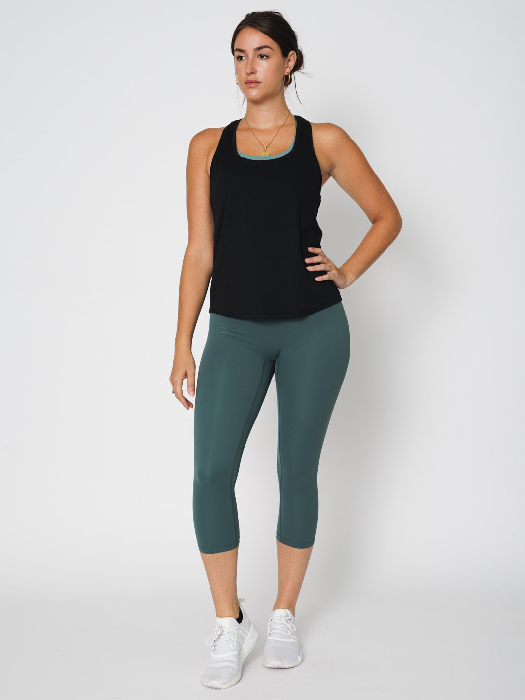 Sculpt Seam Free Capri-19"
