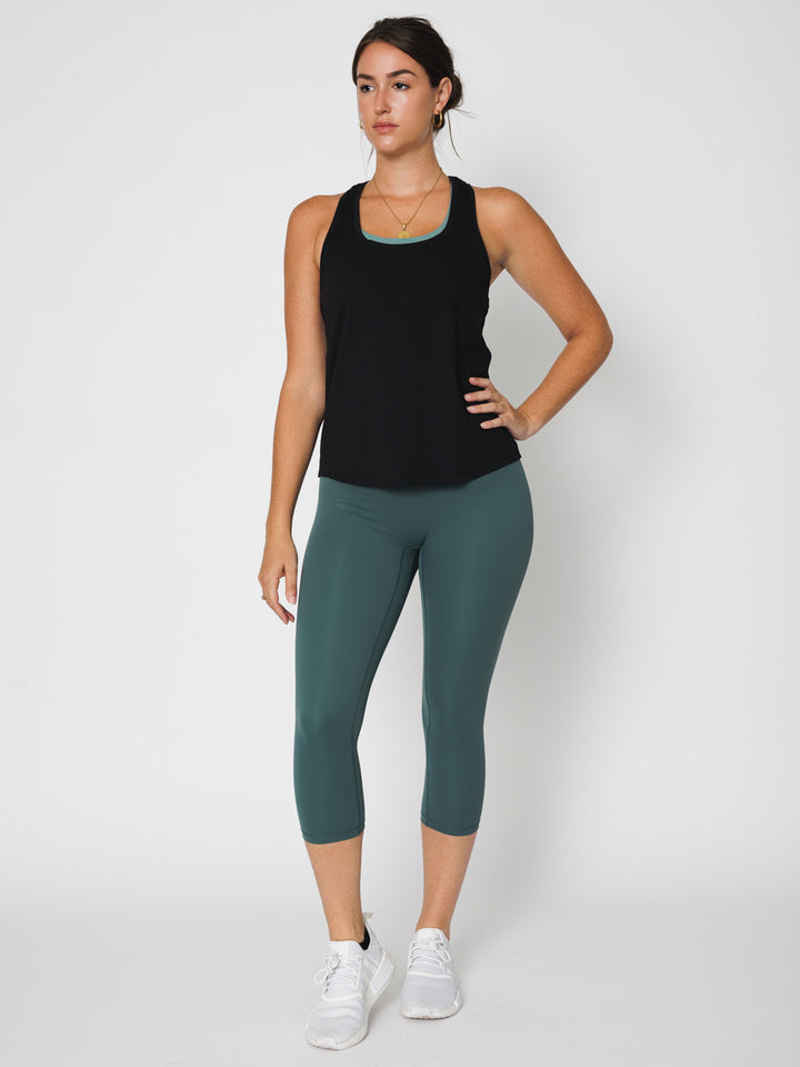 Sculpt Seam Free Capri-19"