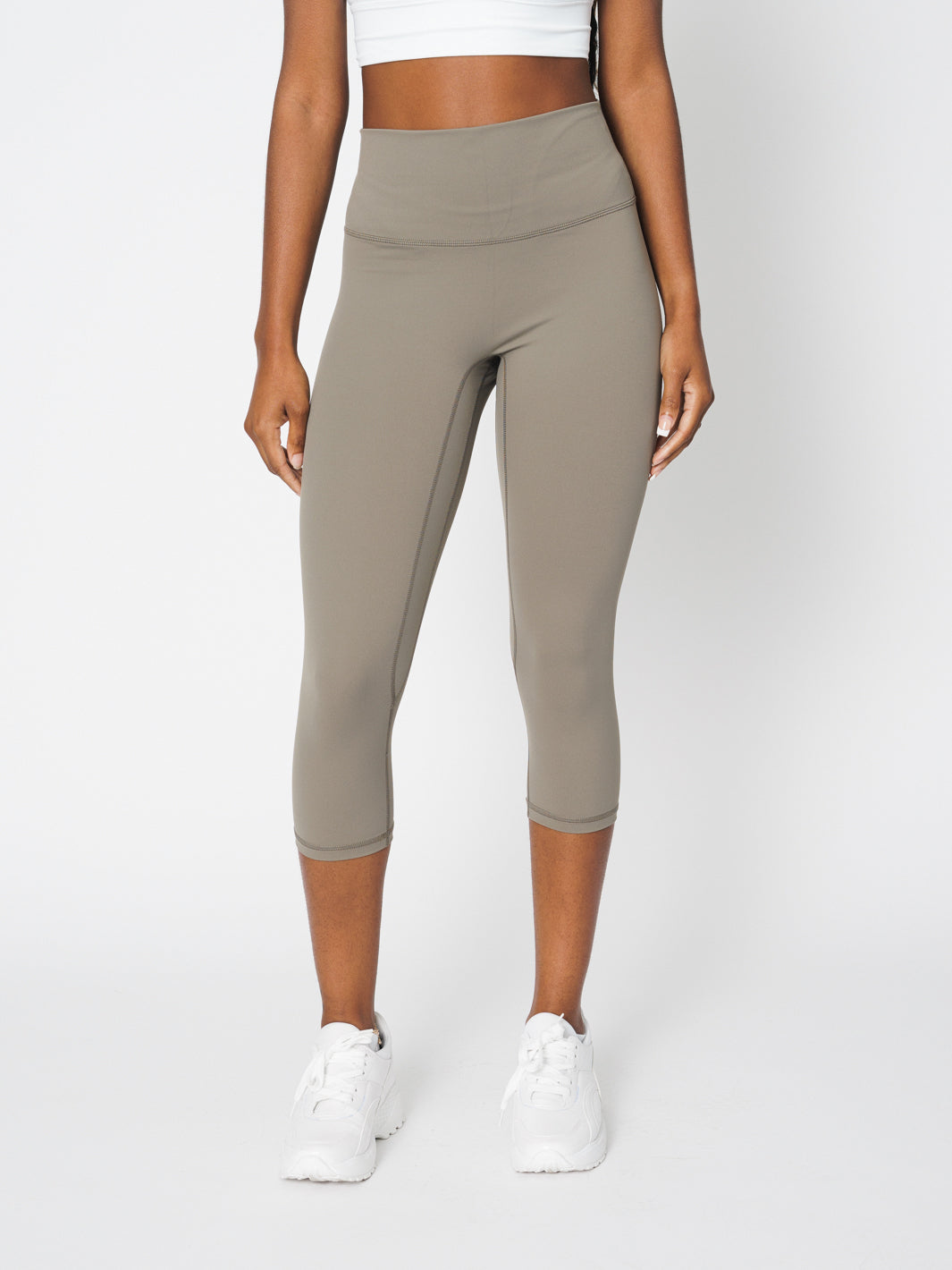 Sculpt Seam Free Capri-19"