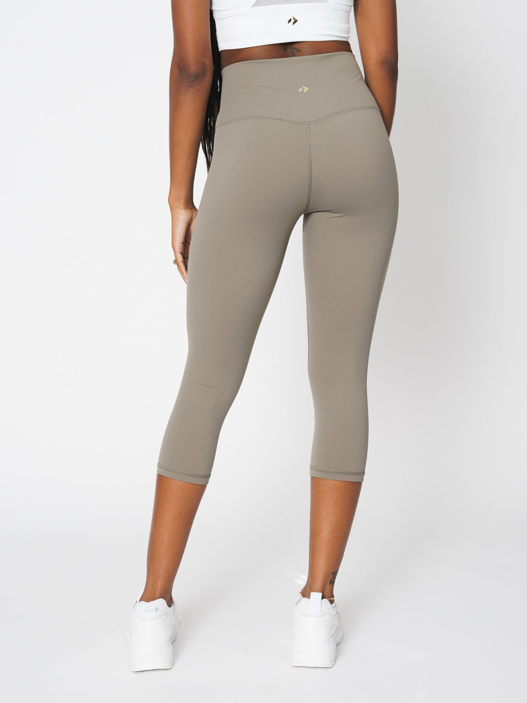 Sculpt Seam Free Capri-19"