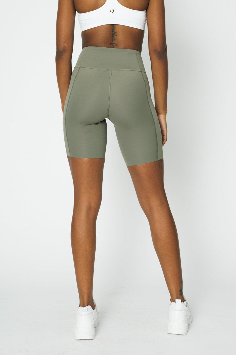 Cadence High-Rise 3-Pocket Short 8"