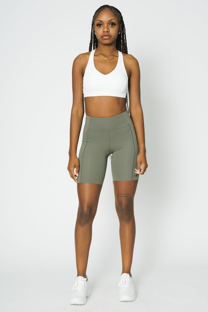 Cadence High-Rise 3-Pocket Short 8"