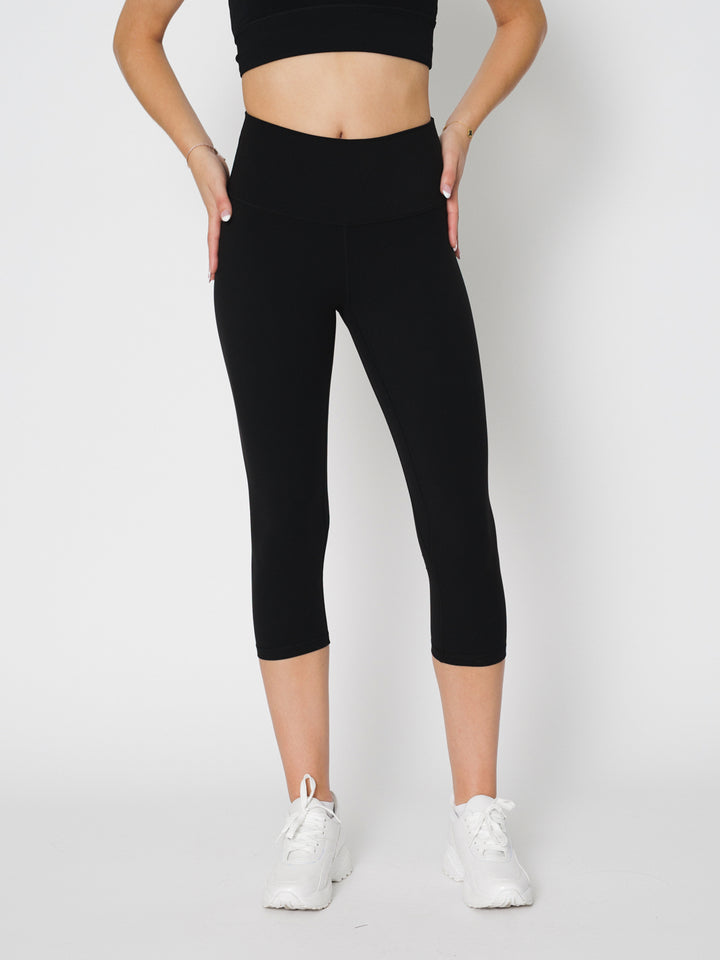 Sculpt Seam Free Capri-19"